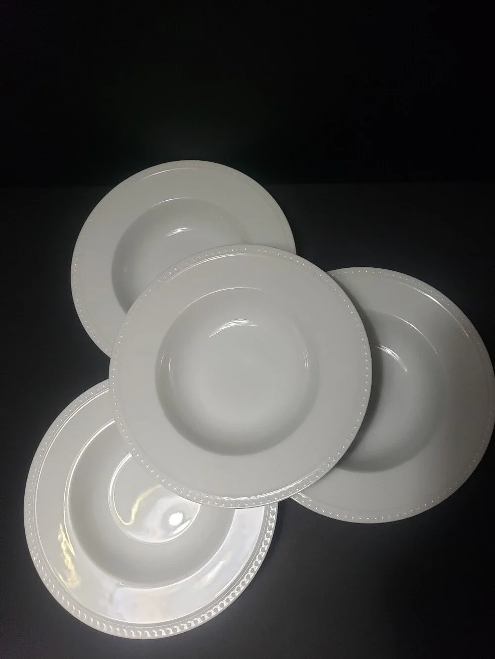 Set Of 4 CRATE & BARREL  *Staccato* Rimmed Soup Bowls
